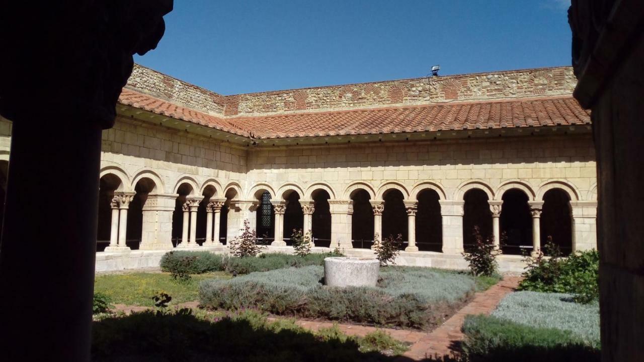 Maison Au Pied De La Cathedrale Елн Екстериор снимка