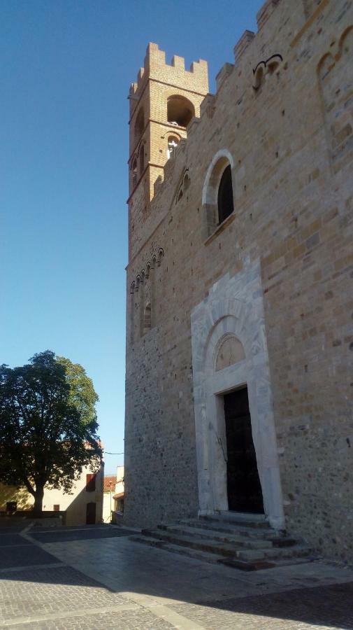 Maison Au Pied De La Cathedrale Елн Екстериор снимка